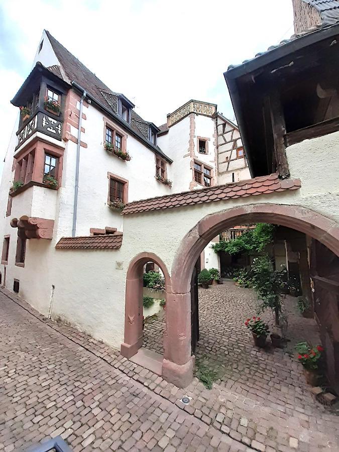 Bed and Breakfast Adrihof A Riquewihr, Cour De L'Abbaye D'Autrey Exterior foto